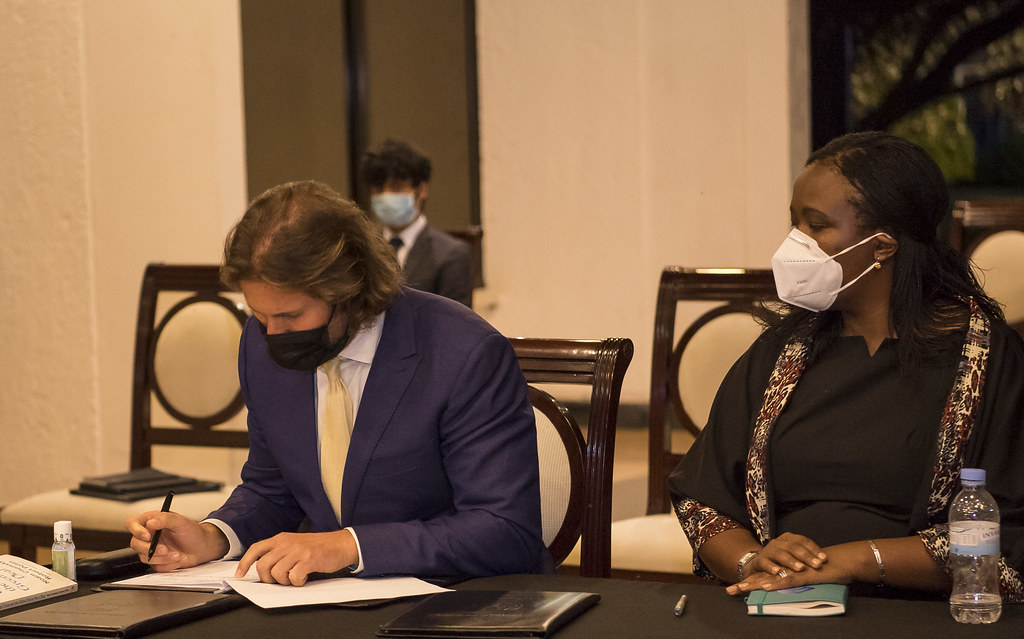 This image has an empty alt attribute; its file name is 50986245981_e509452264_b.jpg